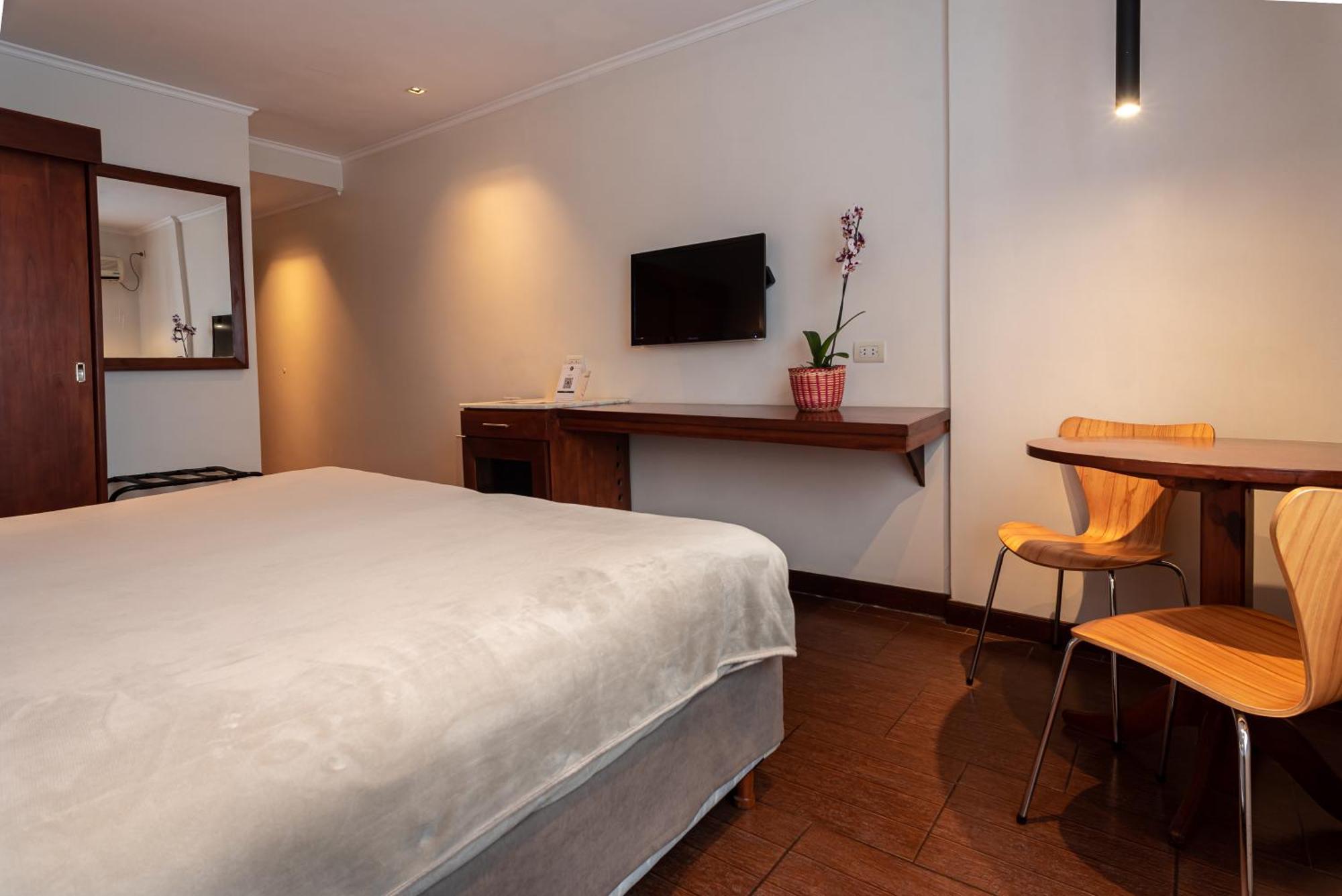 Hotel Saint George Puerto Iguazu Ngoại thất bức ảnh