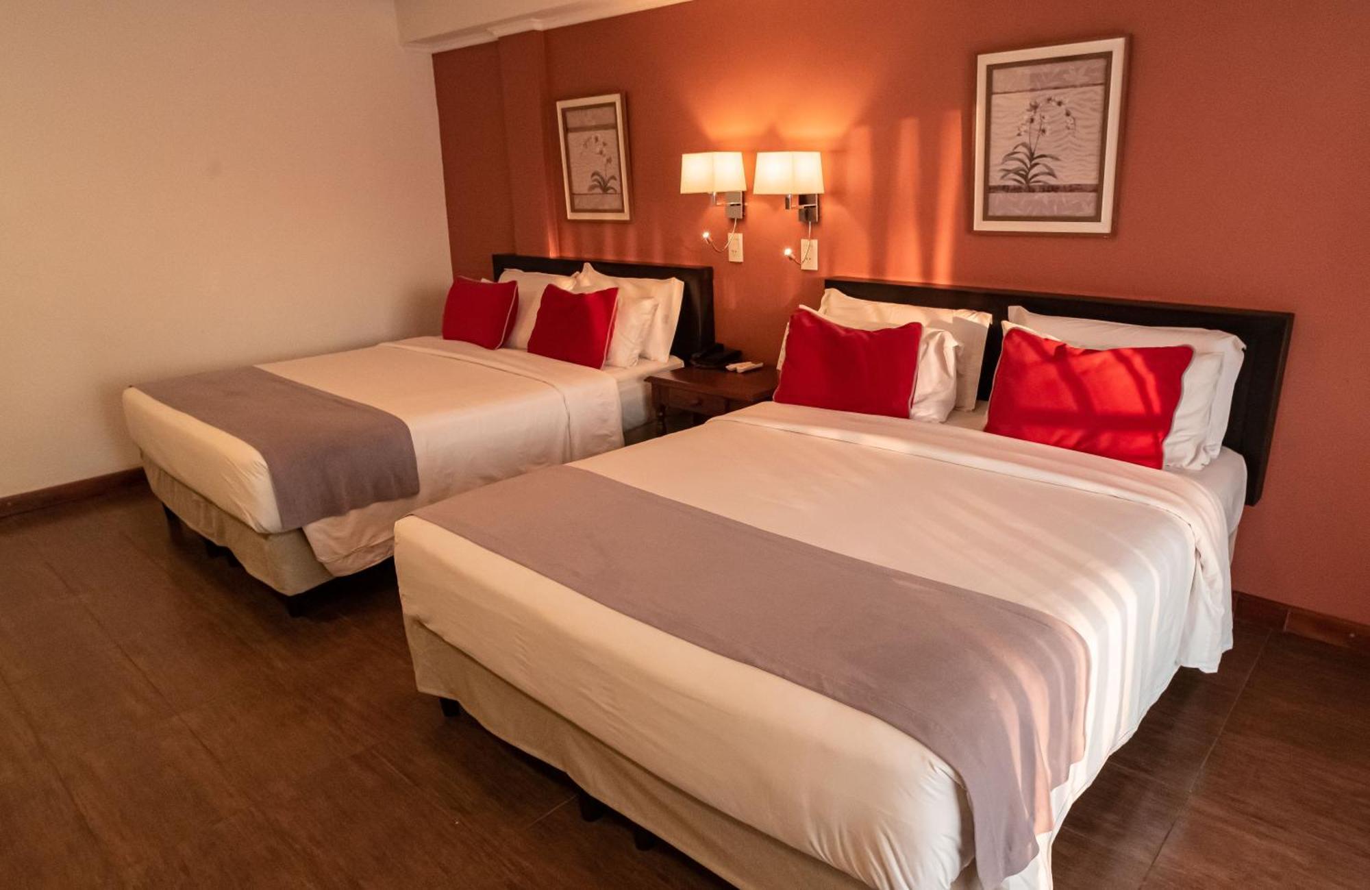 Hotel Saint George Puerto Iguazu Ngoại thất bức ảnh